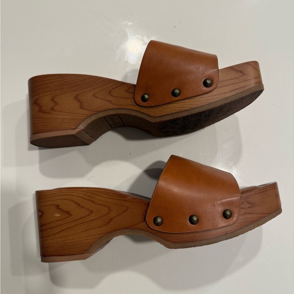 Splendid Women's Tan Leather Slide Sandals - Picture 7 of 9